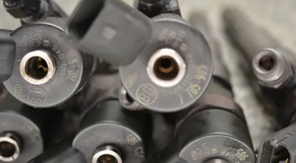 BMW 5 E39 Fuel injector 7785985 0445110 048