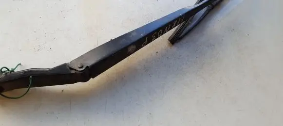 Nissan Micra Front wiper blade arm