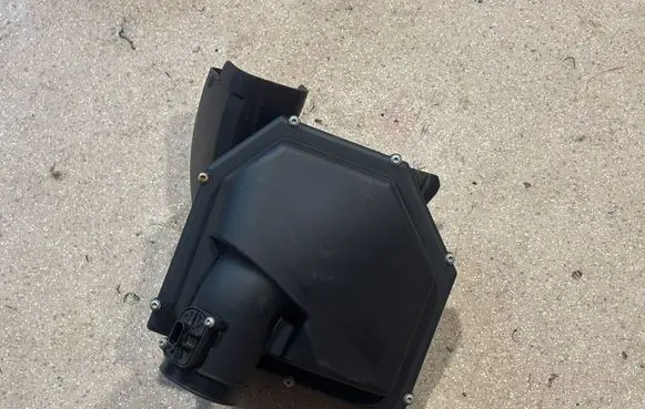 BMW M4 F82 F83 Air filter box 7846268