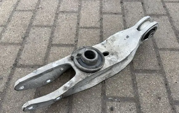 Audi Q7 4M Rear upper control arm/wishbone 4M0505311J
