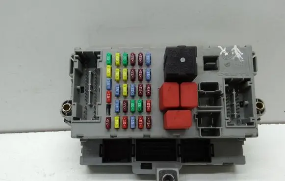 Alfa Romeo 159 Fuse module 406626 PA6GB20GF10