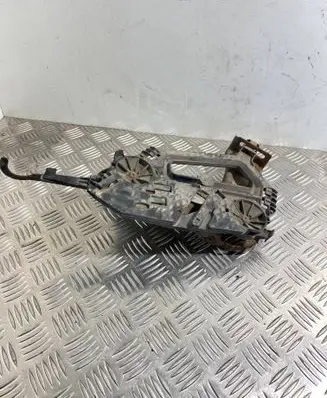 Skoda Octavia Mk2 (1Z) Headlight/headlamp mounting bracket 1Z0941339
