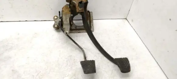 Mitsubishi Colt Pedal assembly 