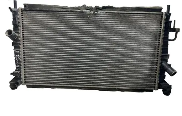 Ford Focus Coolant radiator 3M5H8005