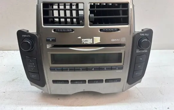 Toyota Yaris Radio/CD/DVD/GPS head unit 861200D490 1230001540C101 SGA01977