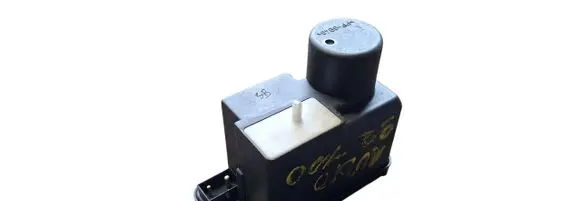 Audi 100 S4 C4 Central locking vacuum pump 4A0862257C 8TN006893