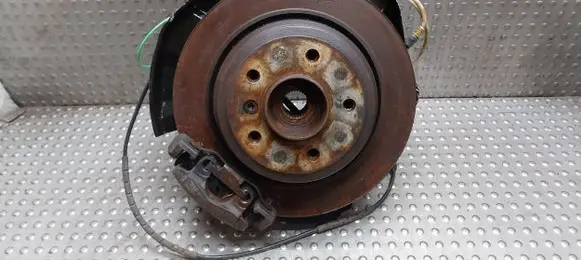 Rear wheel hub spindle/knuckle