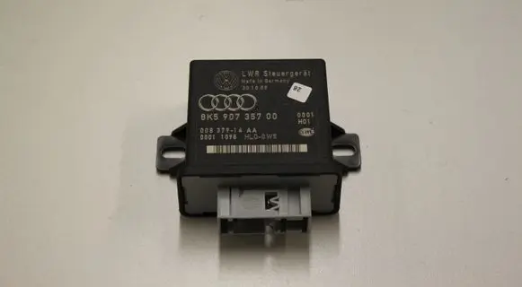 Audi A4 S4 B8 8K Light module LCM 8K590735700
