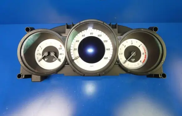 Mercedes-Benz CLS C218 X218 Speedometer (instrument cluster) A2189007502 A2C33060500 2189014000