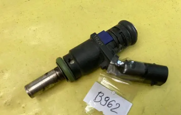Mercedes-Benz A W169 Fuel injector A0000788749