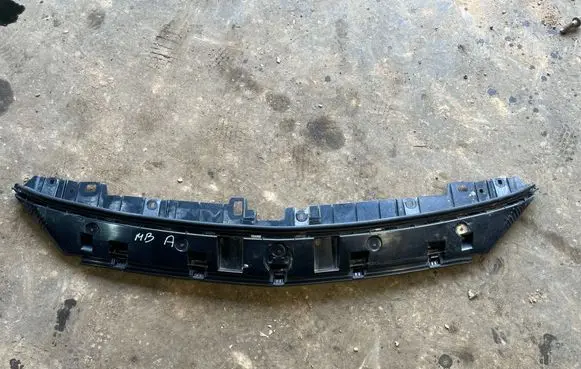 Mercedes-Benz GLA W156 Front bumper mounting bracket 1568851102