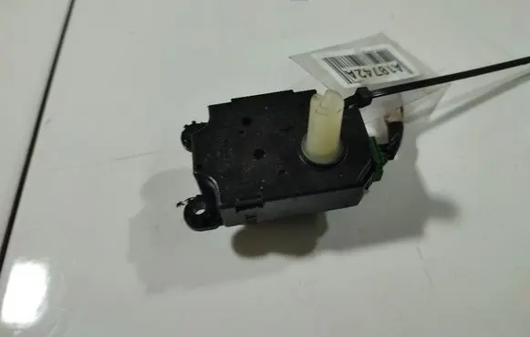 Mitsubishi Lancer X Air flap motor/actuator