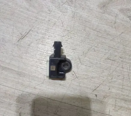 Jeep Grand Cherokee Airbag deployment crash/impact sensor A1668210151 56054085AA