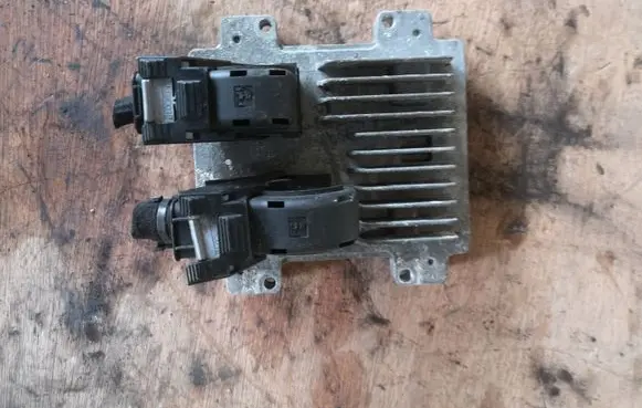 Opel Astra J Engine control unit/module ECU 12634556