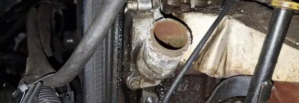 Opel Omega B1 Engine coolant pipe/hose 