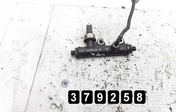 Peugeot 607 Fuel main line pipe 2700hdi