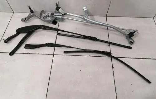 Mercedes-Benz CLS W257 Front wiper linkage and motor A2138205904
