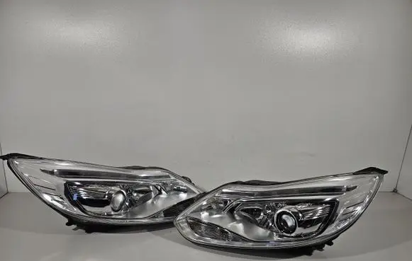 Ford Focus Headlights/headlamps set 138957404975