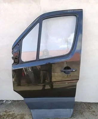 Mercedes-Benz Sprinter W906 Front door