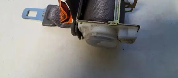 Mazda 6 Middle seatbelt (rear) 