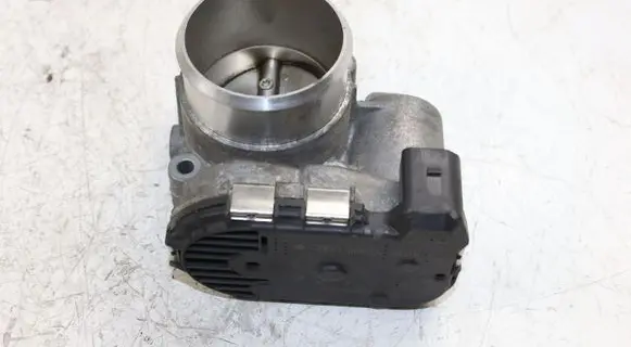 Audi A4 S4 B5 8D Throttle valve 06B133062M