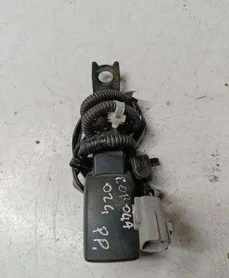 Toyota Corolla E120 E130 Front seatbelt buckle E034501 B480