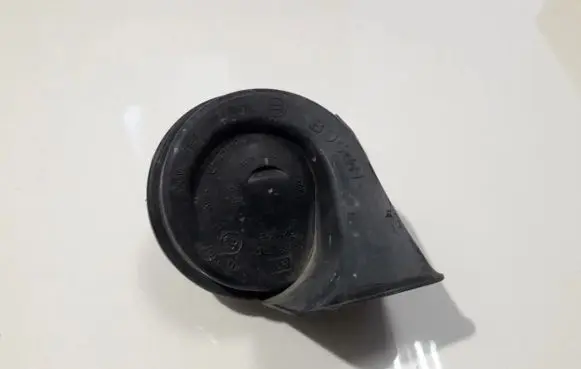 BMW 5 E39 Horn signal 703881157