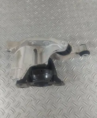 Engine mount bracket