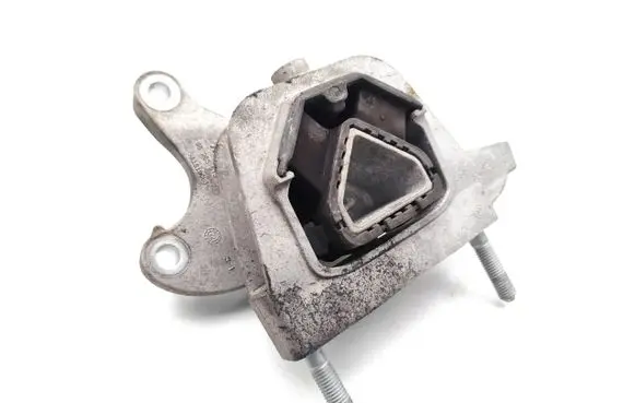 Opel Mokka B Engine mount bracket 9826551380