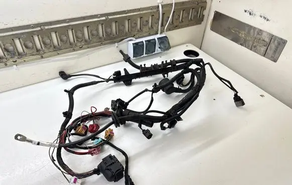 Volkswagen Transporter - Caravelle T5 Engine installation wiring loom 