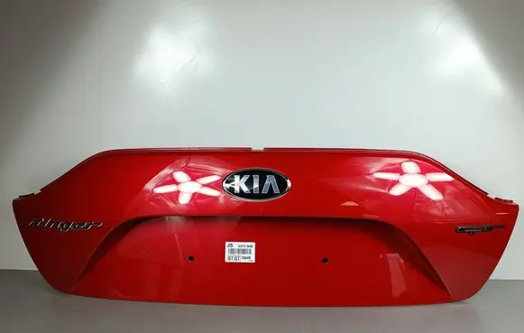 KIA Stinger Trunk door license plate light bar 