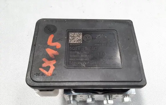 Volkswagen PASSAT ABS Pump 5Q0614517