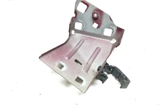 Maserati Levante Fender mounting bracket