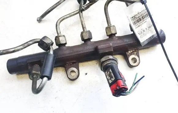 Nissan Qashqai Fuel main line pipe