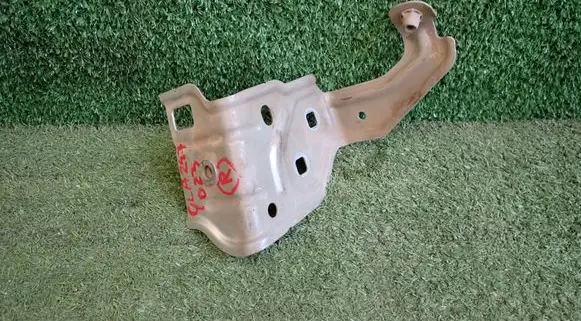 Mercedes-Benz GLA H247 Fender mounting bracket A2478808001
