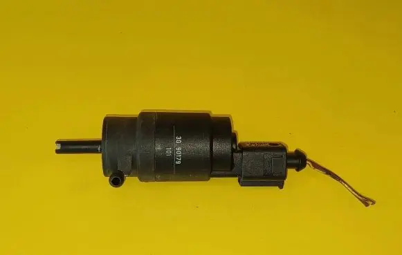 Mercedes-Benz E W211 Windscreen/windshield washer pump A0335450228 3090179