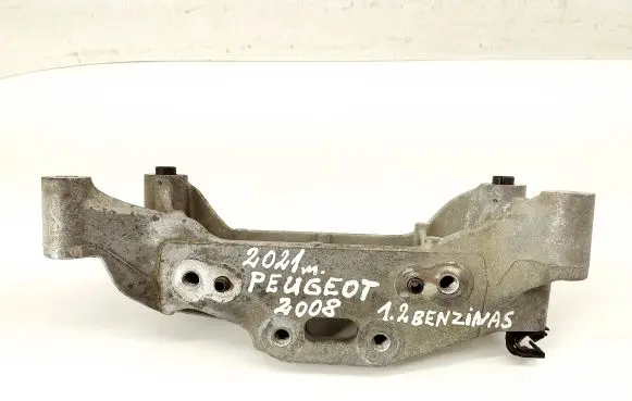 Peugeot 2008 II Engine mounting bracket 9813582980