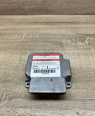 Suzuki SX4 Airbag control unit/module 3891059JB0000 5WK43543