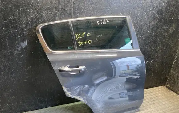 KIA Sportage Rear door