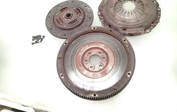 Volkswagen PASSAT B4 Clutch set kit 037105273C