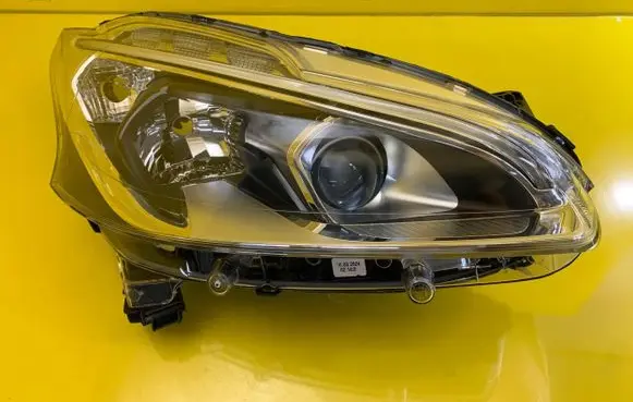 Peugeot 208 Headlight/headlamp 90067489