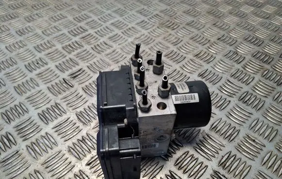 Opel Insignia A ABS Pump 13313805