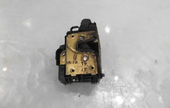 Seat Ibiza II (6k) Rear door lock