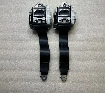 Audi Q3 F3 Set of seat belts 8B3857805