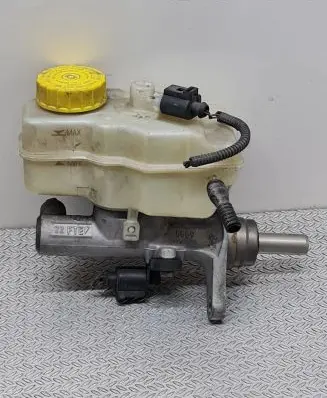 Seat Ibiza IV (6J,6P) Master brake cylinder 6R0611301A