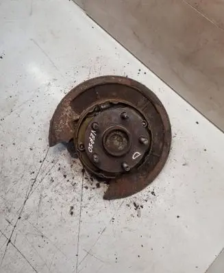 Rear wheel hub