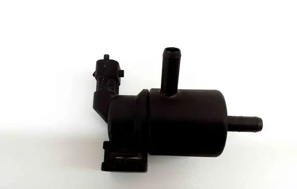 Engine mount vacuum valve