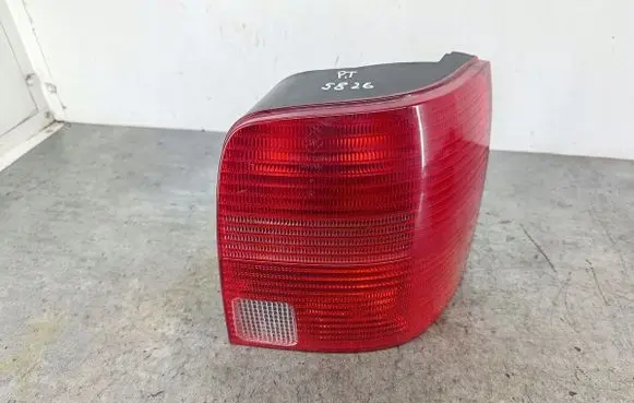 Volkswagen PASSAT B5 Rear/tail lights 3B9945112F