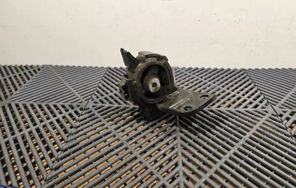Toyota Auris E180 Engine mount bracket