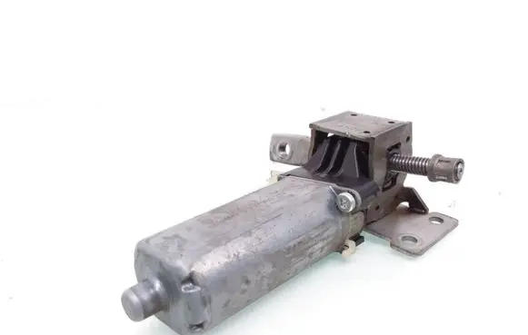 Volvo S60 Seat adjustment motor 0390203219 906382102 905416102